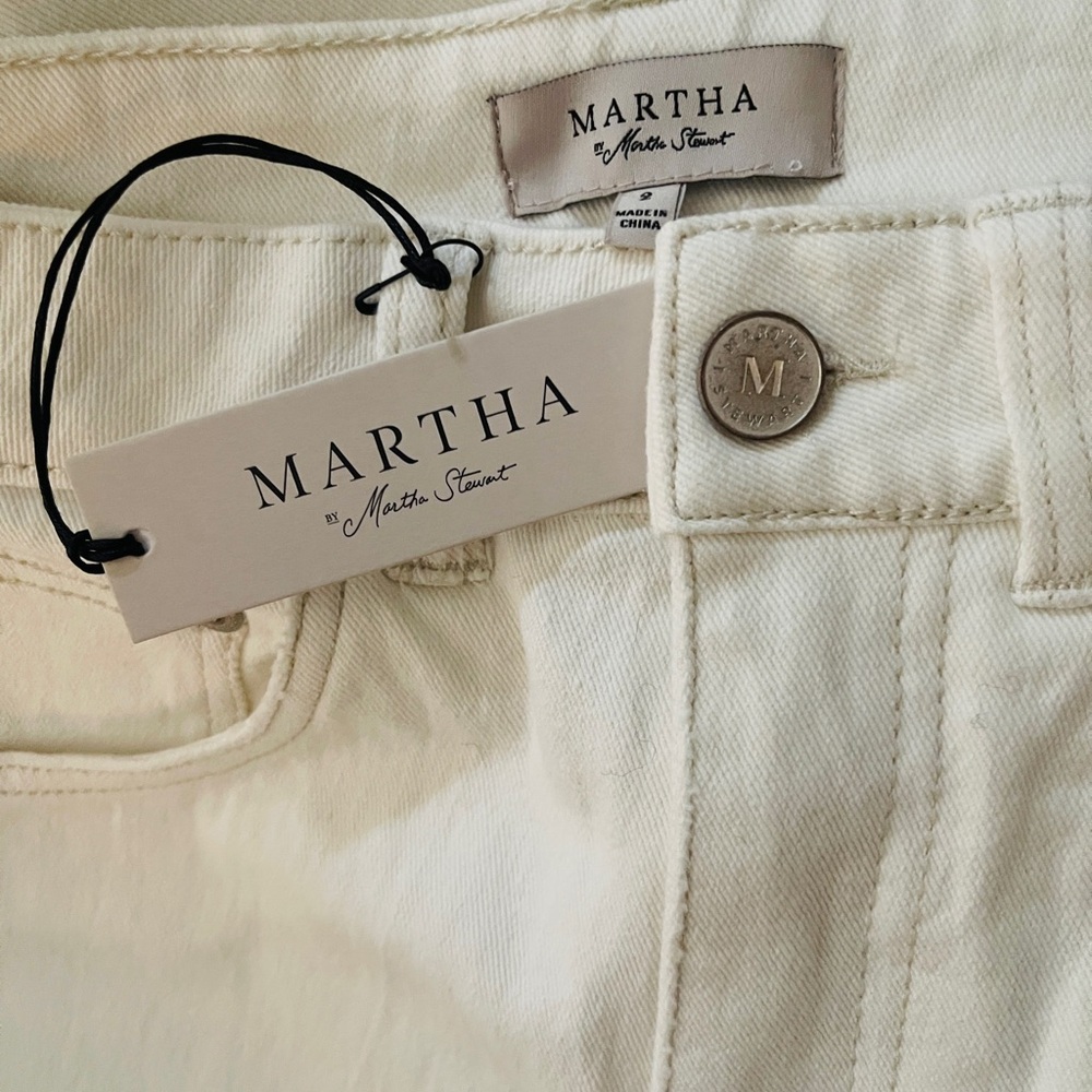 Martha Stewart Women's Mid Rise Skinny Jean Vanilla Bean Size 2 - Picture 2 of 3
